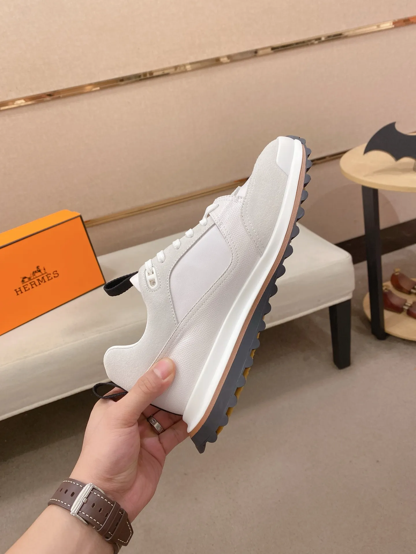 Men's clothing and shoes💰: 520💰《HERMES》【Classic original single version】Hermès; top 🔝purchasing agent🔍🔍men's latest 🇺🇸 counter sales simultaneously, original imported from Italy ▲▲first-layer cowhide ▲▲ (high-end, nobility, class) times) Exquisite workmanship (Italian 🇮🇹Imported water-dyed 🐂cowhide lining) sole: Original sole provided by the original factory, ⚠️exclusive double-layer activity·TPR·rubber·combined molded outsole; super comfortable·wear-resistant·non-slip·environmental protection The real thing is more beautiful if you take the real thing (high quality, follow the order), you can enter and exit the counter at will * Number of yards: 38·39·40·41·42·43·44# (can be customized 45.)